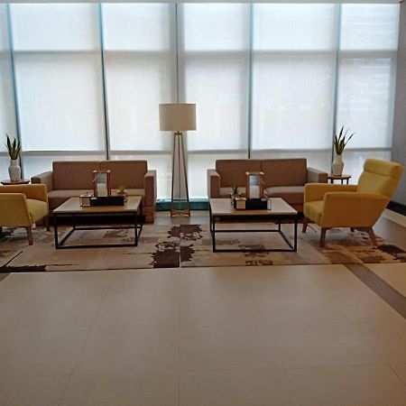 One Uptown Opposite Of Grandhyatt Hotel Manila Taguig City Exterior foto