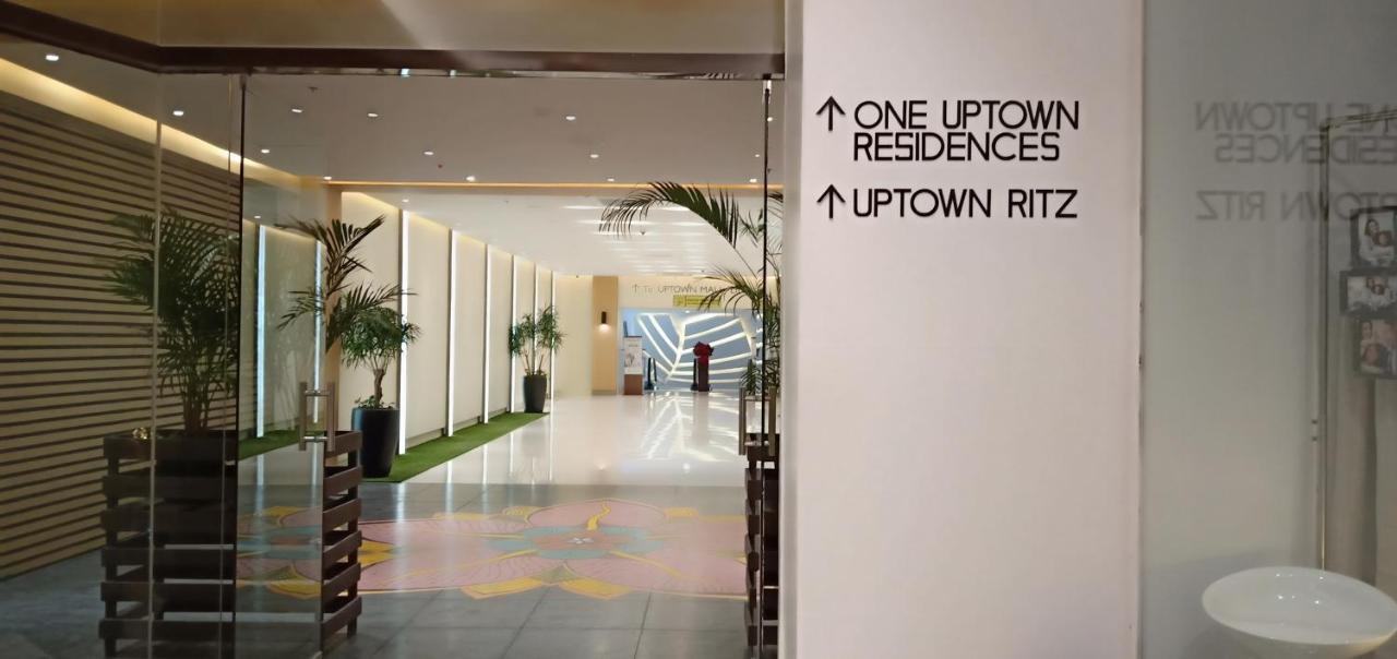 One Uptown Opposite Of Grandhyatt Hotel Manila Taguig City Exterior foto
